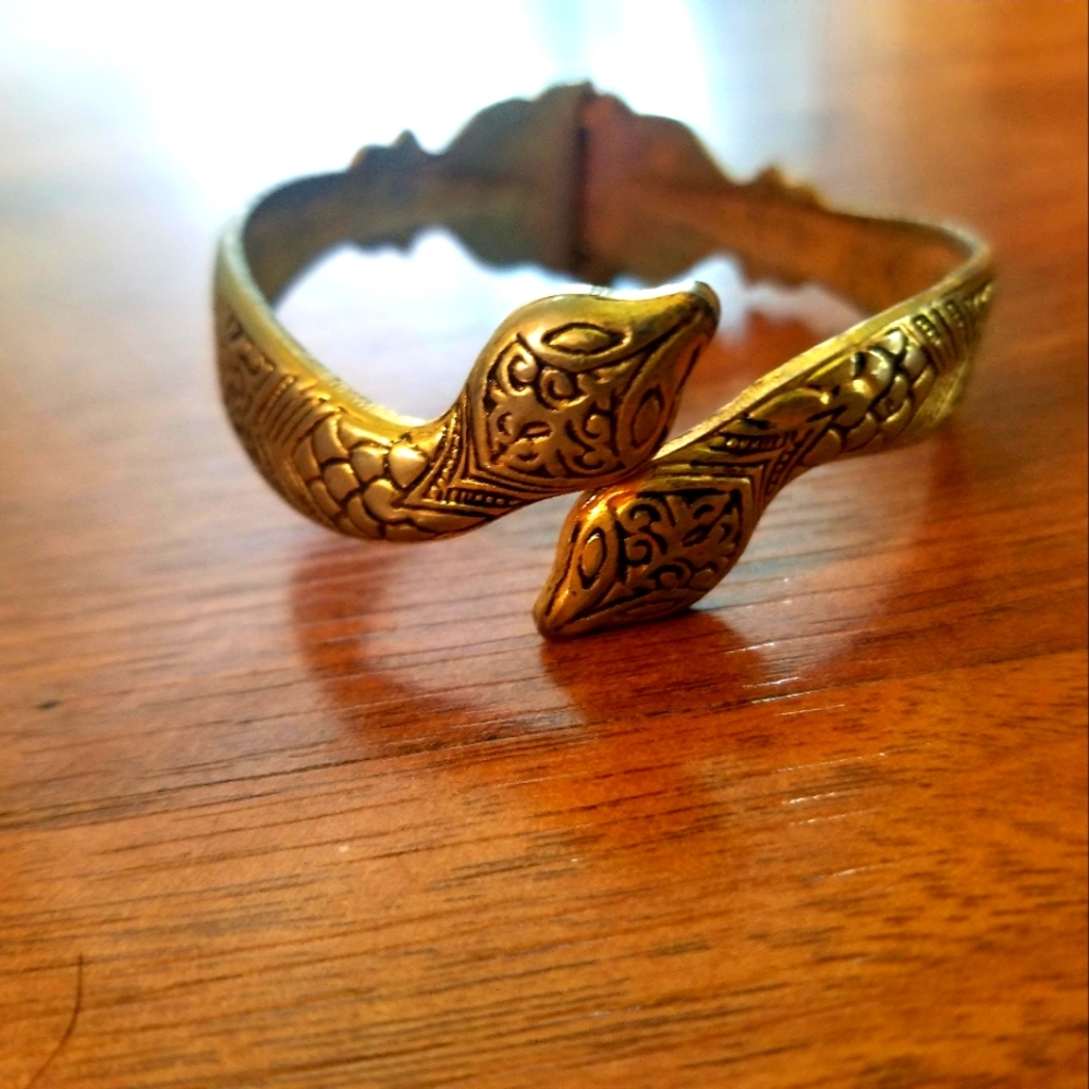 Vintage snake head bracelet